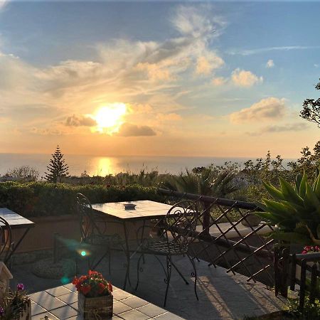 La Terrazzina Sul Tramonto Bed & Breakfast Forio di Ischia Dış mekan fotoğraf