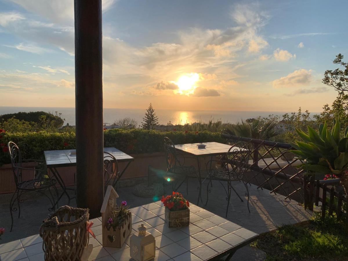 La Terrazzina Sul Tramonto Bed & Breakfast Forio di Ischia Dış mekan fotoğraf